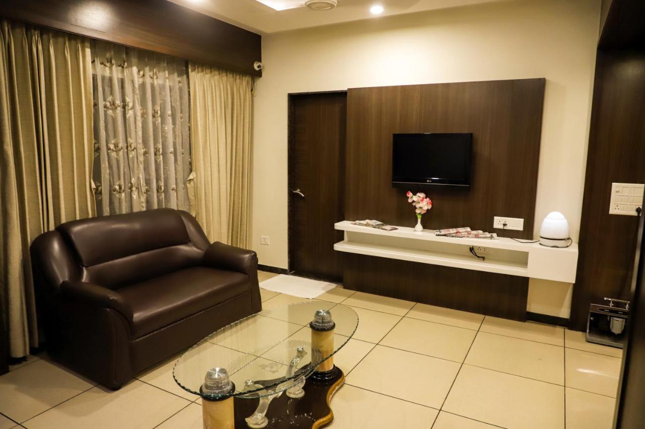 Jāmnagar Hotel Kirti מראה חיצוני תמונה